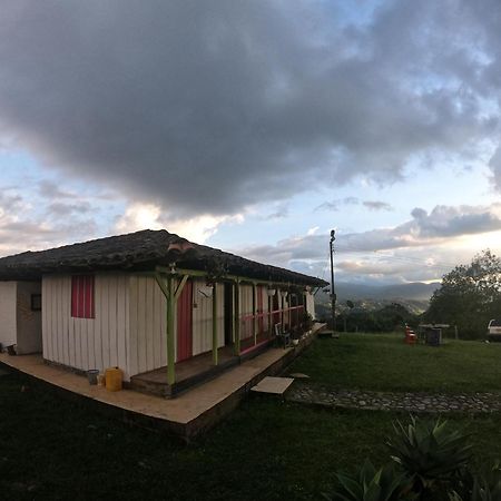 サレント Glamping Rustikoホステル エクステリア 写真