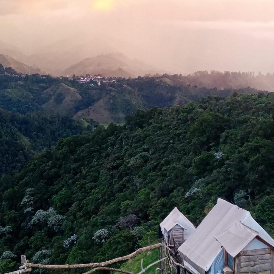 サレント Glamping Rustikoホステル エクステリア 写真